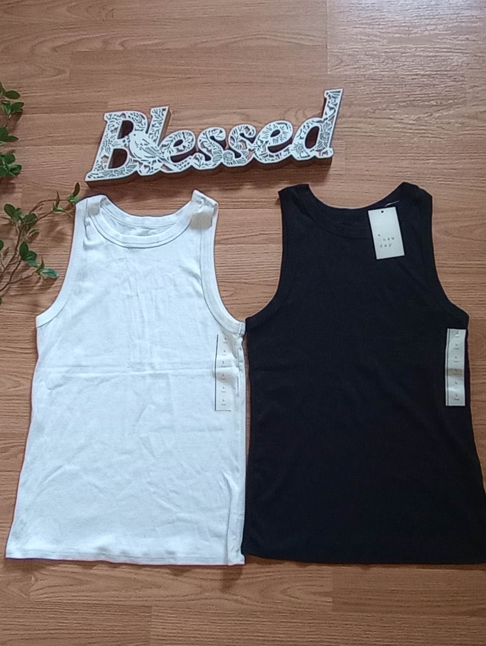 NWT Lot of 2 Women's Sleeveless Tank Tops- White & Black Size Large